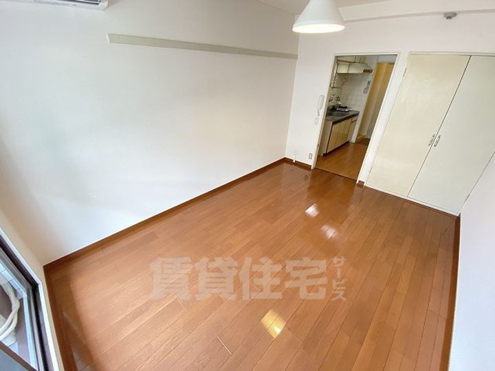 エクセレント河の居間