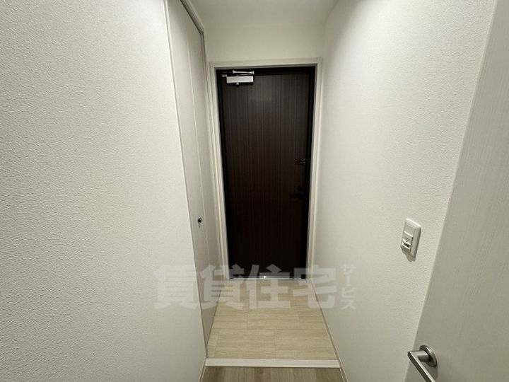 兵庫県西宮市門戸荘の賃貸アパートの玄関
