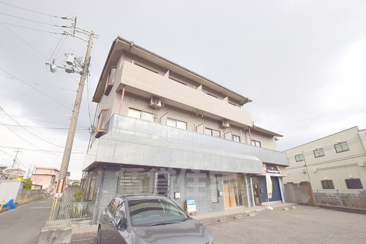 弘成エステートビルの外観