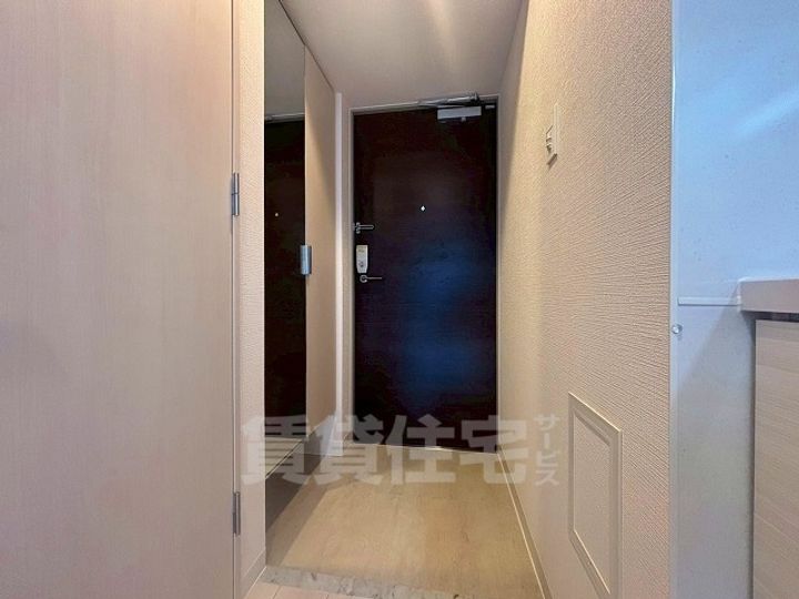 エスリード桜山ル・ヴェールの玄関