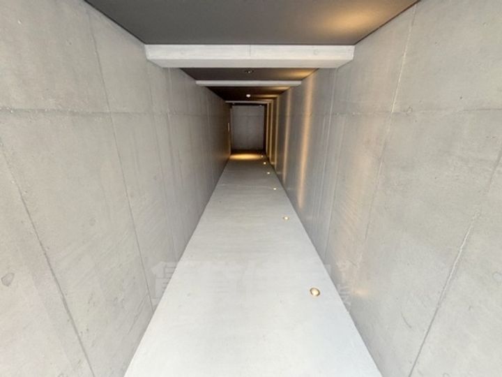 STANDZ金閣寺前の玄関