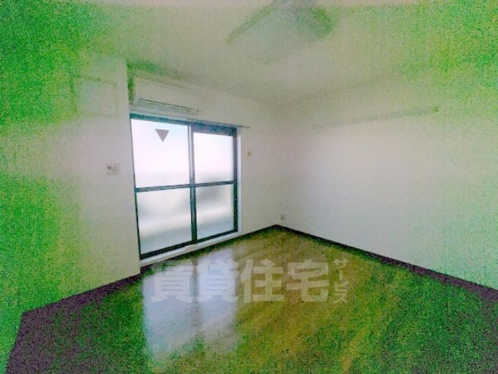 アブレスト四条大宮の居間