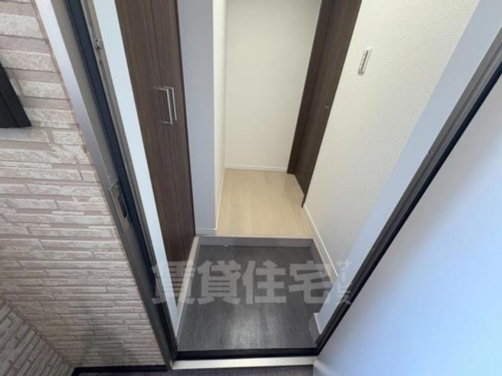 H-maison塚本3の玄関