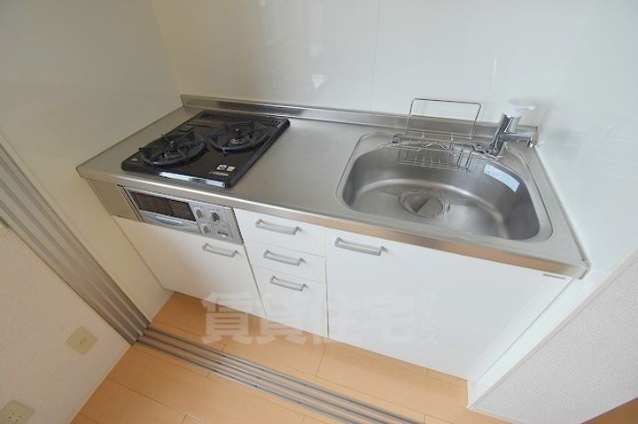 セジュールコウハナC棟のキッチン