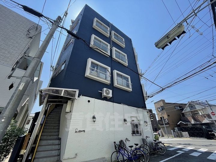 リヨンドハイツの外観