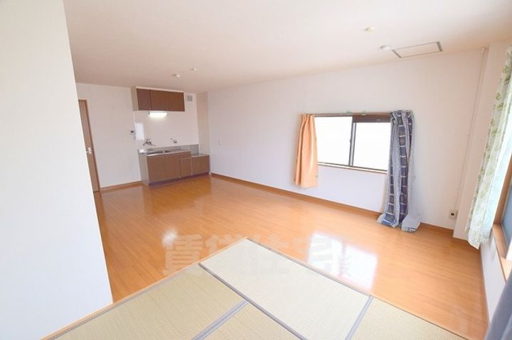 信光プラザ305の内装