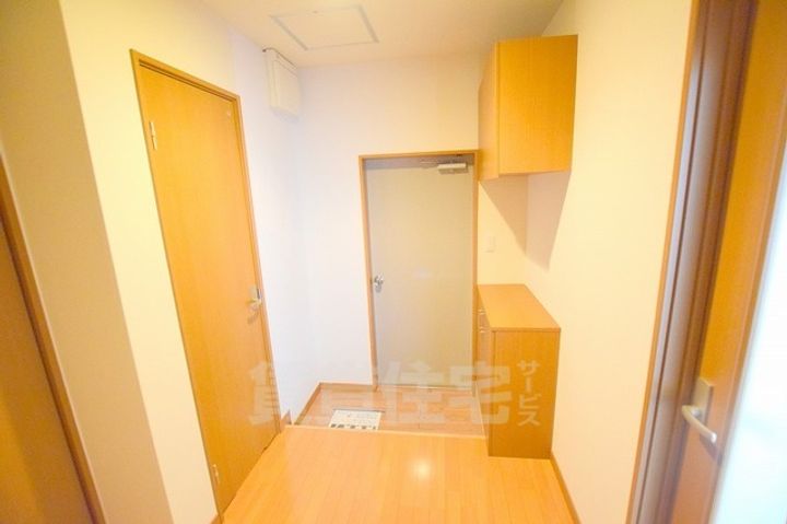 信光プラザ305の玄関