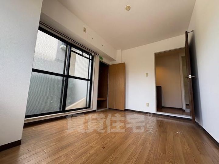 大阪府大阪市住吉区山之内4丁目の賃貸マンションの居間