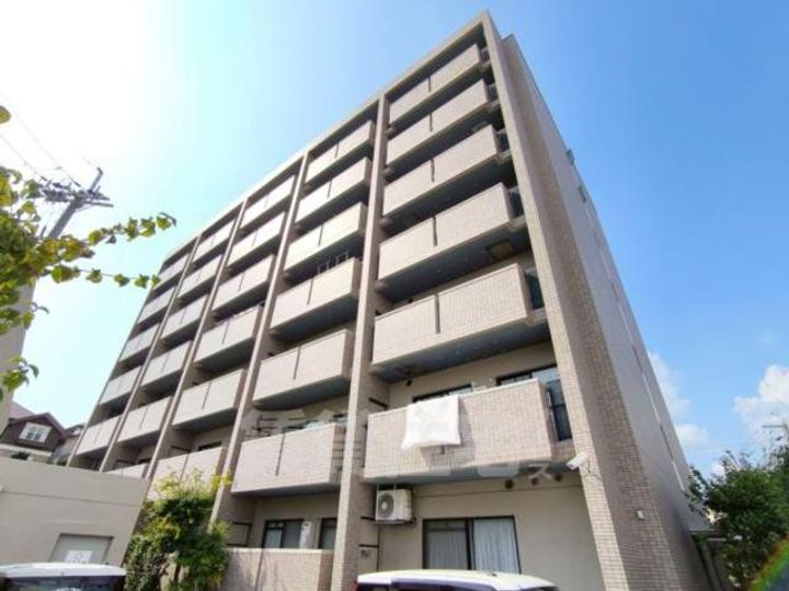 大阪府豊中市西泉丘1丁目の賃貸マンションの外観
