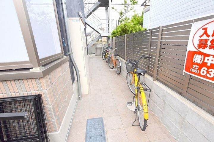 ARATA松原天美東104の玄関