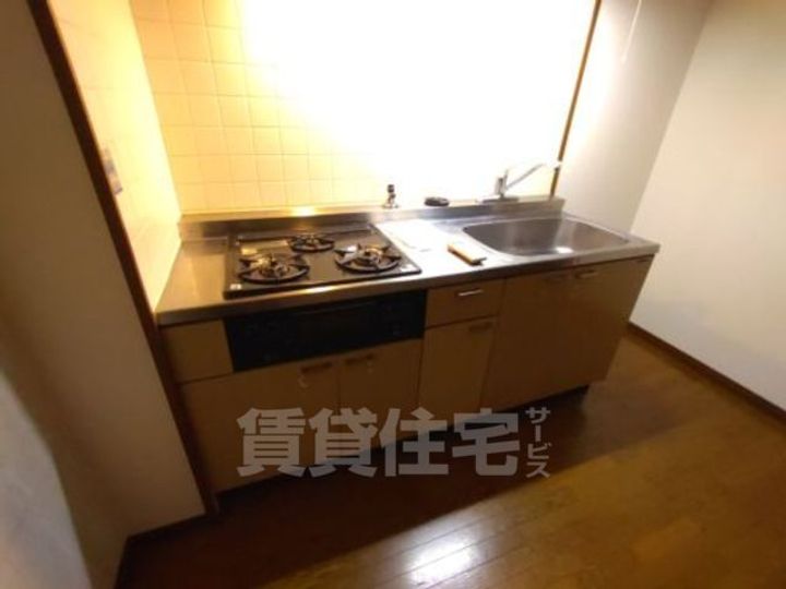 大阪府吹田市山田東1丁目の賃貸マンションのキッチン