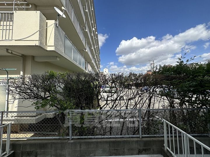 兵庫県尼崎市稲葉荘4丁目の賃貸アパートの周辺