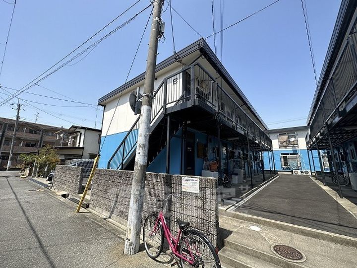 兵庫県尼崎市稲葉荘4丁目の賃貸アパートの外観