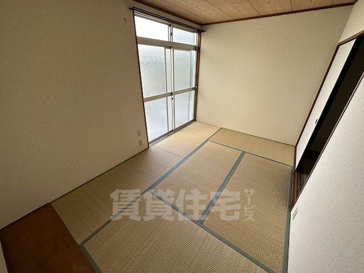 兵庫県尼崎市稲葉荘4丁目の賃貸アパートの内装
