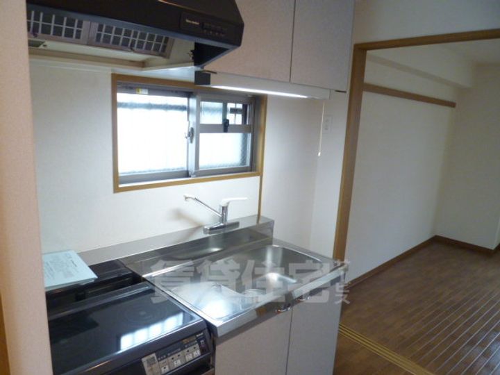 大阪府堺市北区中百舌鳥町1丁の賃貸マンションのキッチン