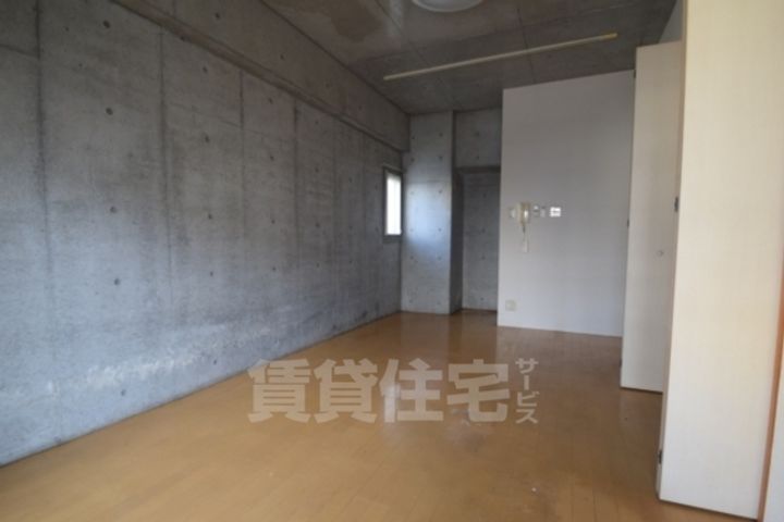 大阪府大阪市住吉区苅田7丁目の賃貸マンションの居間