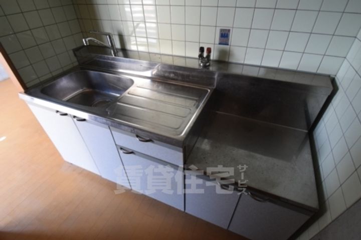 大阪府大阪市住吉区苅田7丁目の賃貸マンションのキッチン