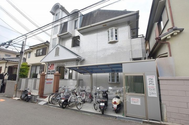 ヨーロピアン22番館の外観