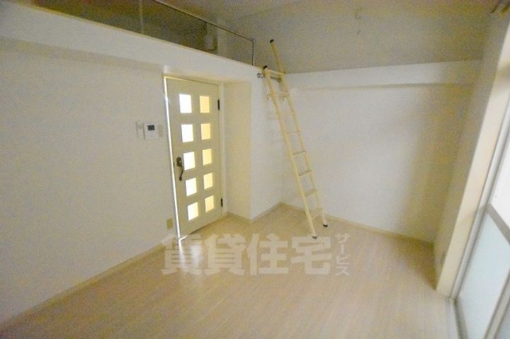 ヨーロピアン22番館の居間