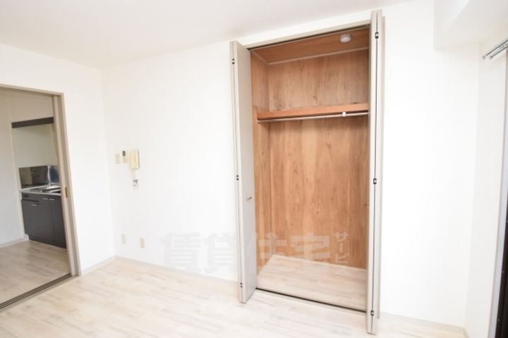 大阪府堺市北区中百舌鳥町6丁の賃貸マンションの内装