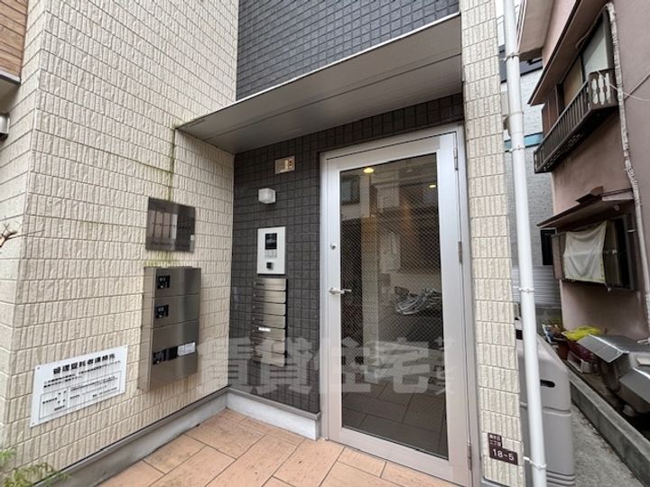 ハーモニーテラス清水丘2の玄関