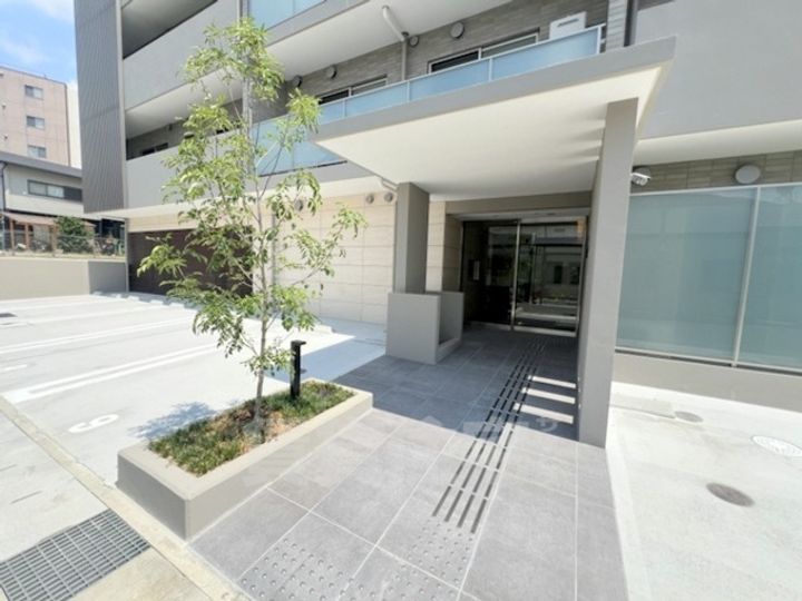 インサイトルポ山科新十条の玄関