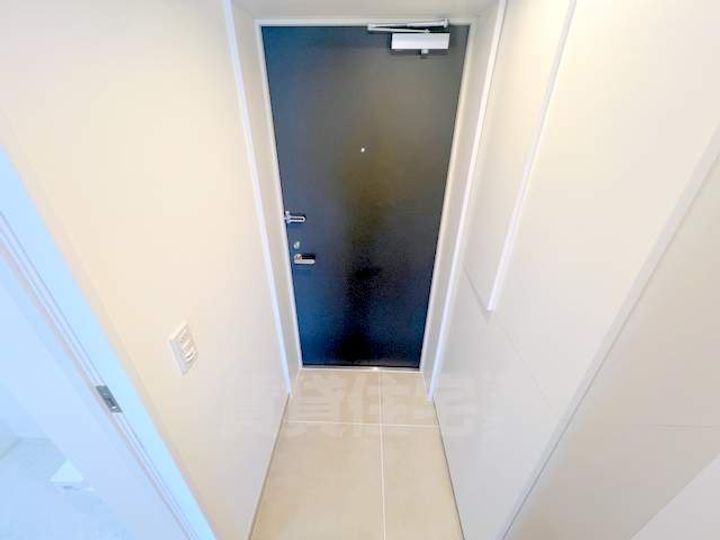 インサイトルポ山科新十条の玄関