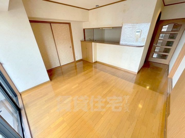 ディアコート平野の居間