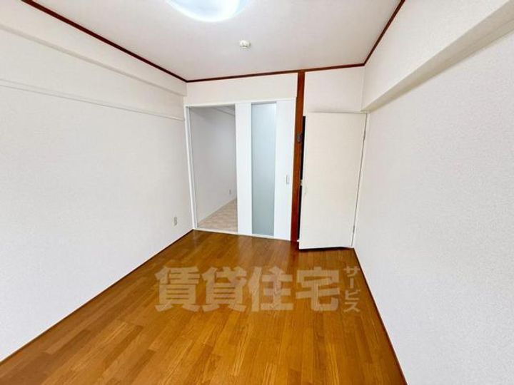 大阪府豊中市本町3丁目の賃貸マンションの居間