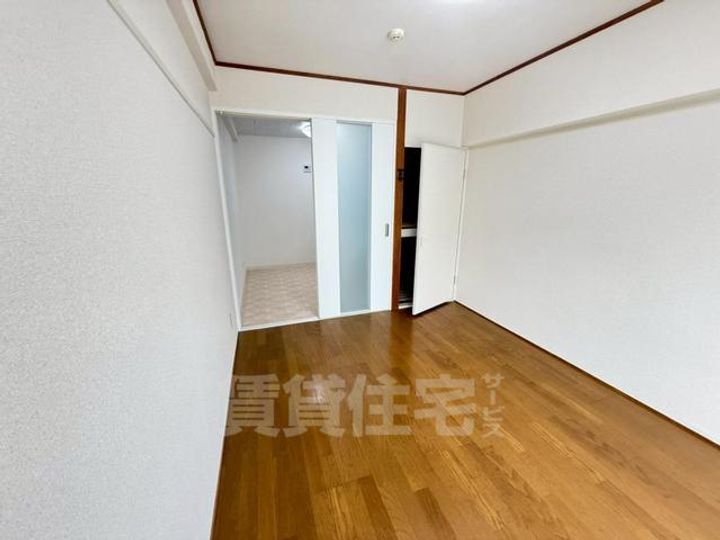 大阪府豊中市本町3丁目の賃貸マンションの寝室