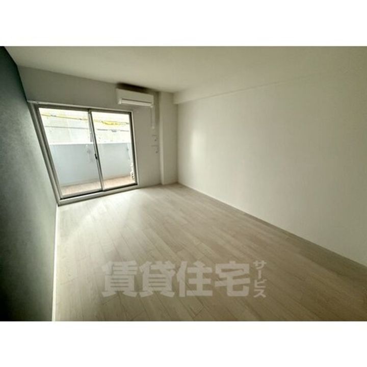 大阪府堺市堺区甲斐町東1丁の賃貸マンションの居間