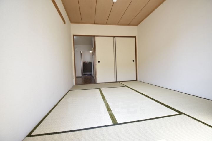 大阪府堺市南区和田東の賃貸アパートの寝室