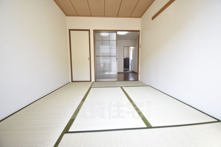 大阪府堺市南区和田東の賃貸アパートの居間