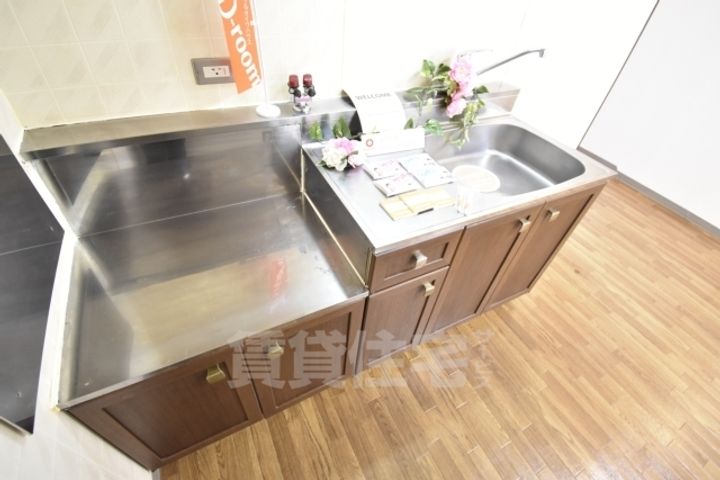 大阪府堺市南区和田東の賃貸アパートのキッチン