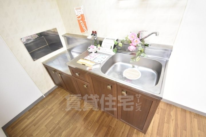 大阪府堺市南区和田東の賃貸アパートのキッチン