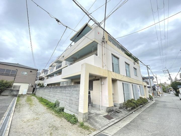グッドストック東難波の外観