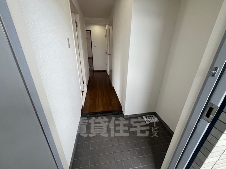ロイヤルシャトー門戸の玄関