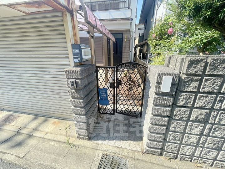大阪府羽曳野市恵我之荘2丁目(一戸建)の賃貸物件の玄関