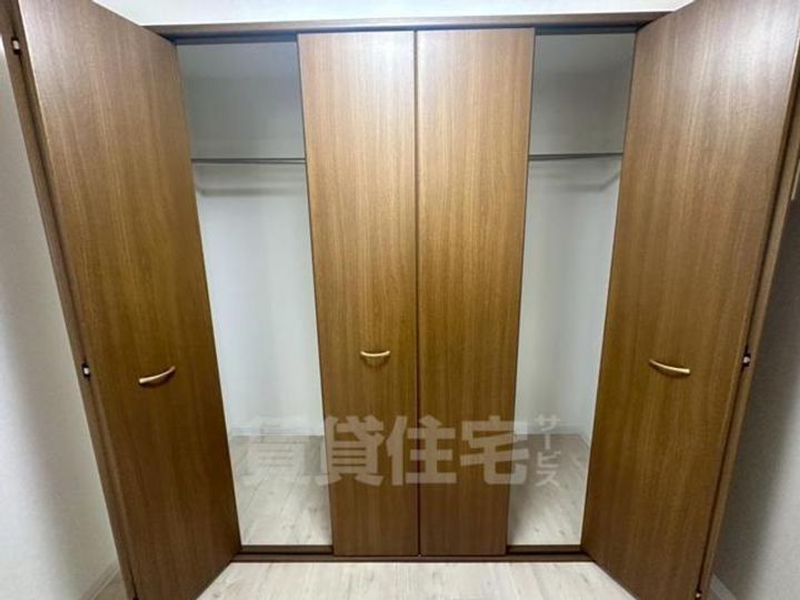大阪府豊中市岡上の町3丁目の賃貸マンションの内装