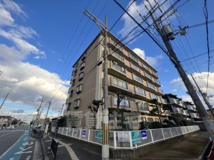 大阪府堺市中区深井東町の賃貸マンションの外観