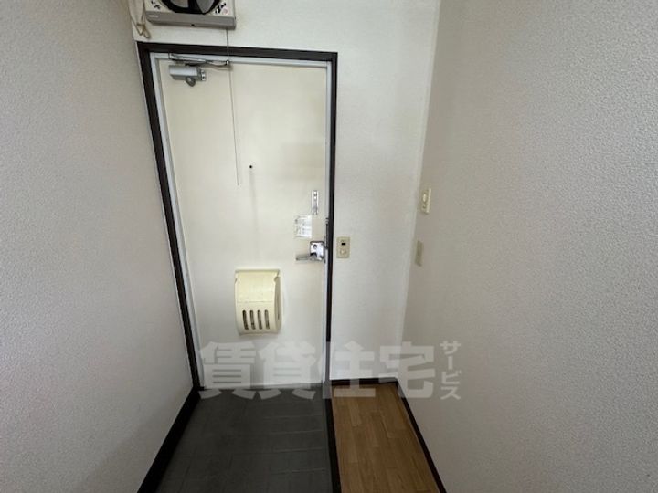 大阪府大阪市淀川区塚本1丁目の賃貸アパートの玄関