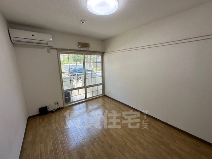 大阪府大阪市淀川区塚本1丁目の賃貸アパートの居間