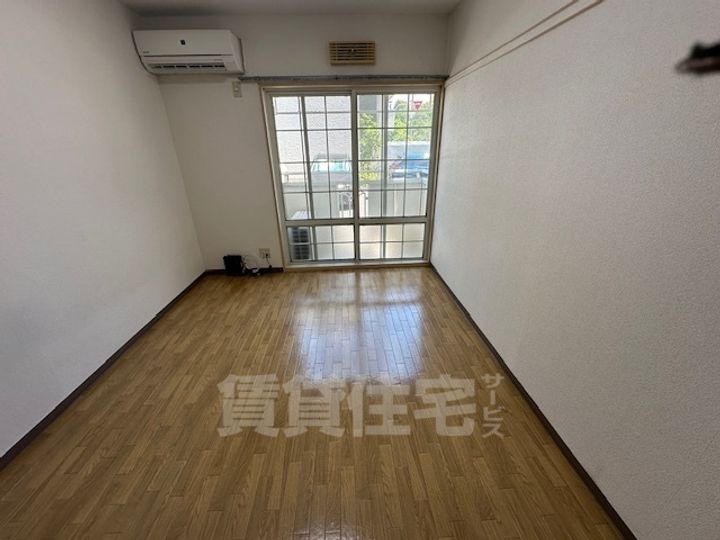 大阪府大阪市淀川区塚本1丁目の賃貸アパートの居間