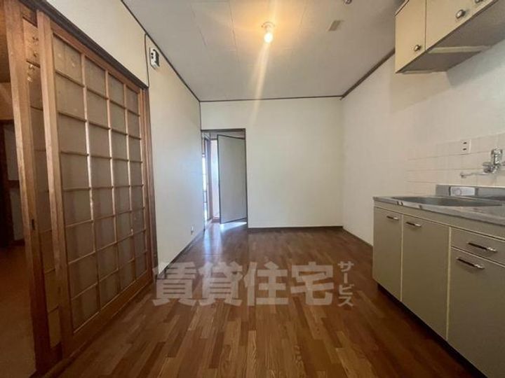 兵庫県宝塚市雲雀丘1丁目の賃貸マンションの居間