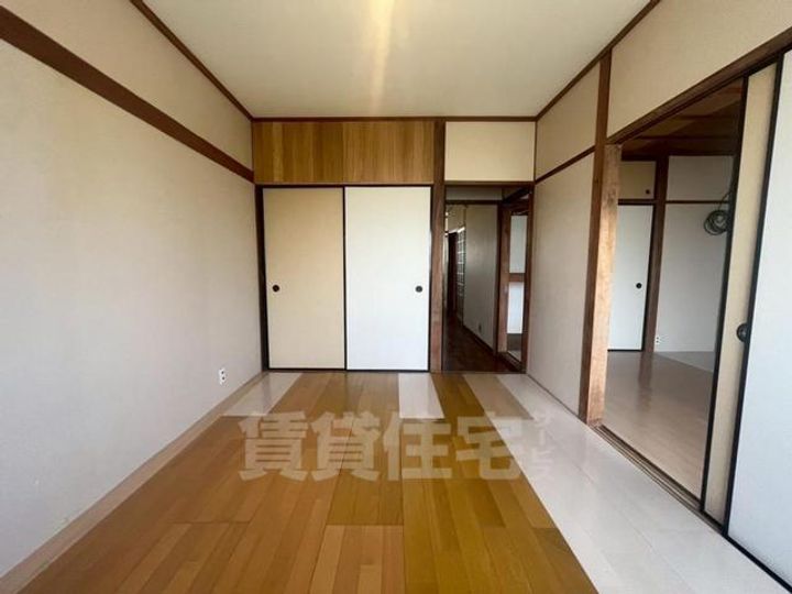 兵庫県宝塚市雲雀丘1丁目の賃貸マンションの寝室