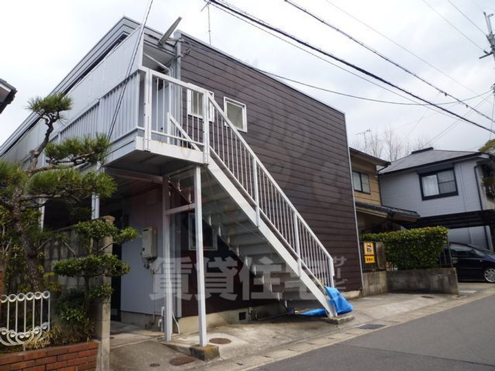 京都府京都市伏見区日野岡西町の賃貸アパートの外観