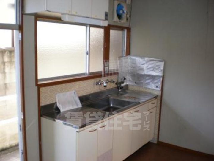 京都府京都市伏見区日野岡西町の賃貸アパートのキッチン