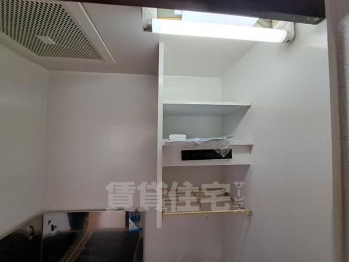 大阪府豊中市服部西町3丁目の賃貸マンションの内装