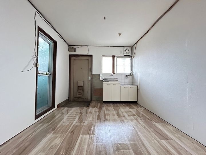 マンション八笑園の居間