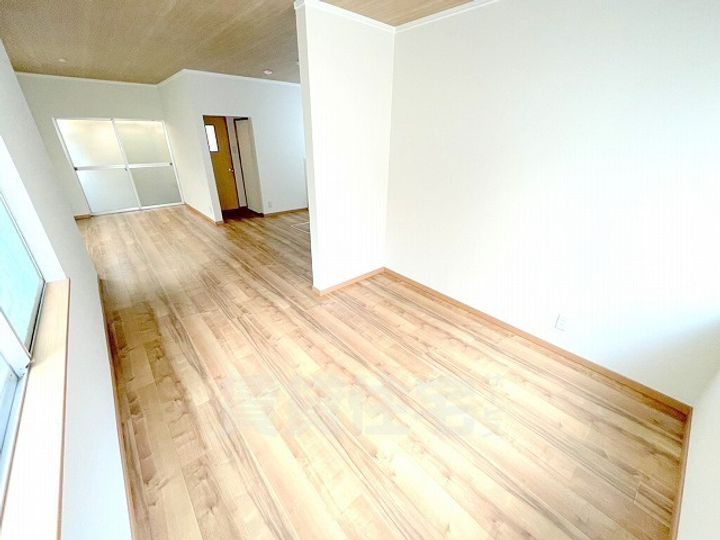 大阪府羽曳野市高鷲10丁目(一戸建)の賃貸物件の居間